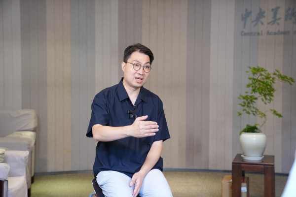 金财配资 看阅兵｜曙光红、丰饶金，今天的天安门广场多了不少新色号